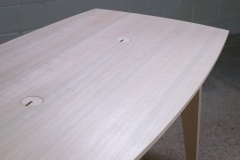 Work-and meeting table